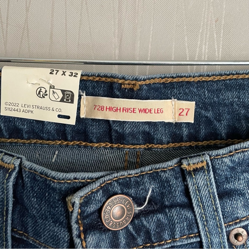 LEVIS Jeans Wide Leg NWT High Rise 728 Premium Woodstock Dark Wash Blue Size 27 - Picture 8 of 16